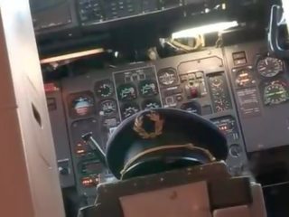 Stjuardesë video si në e përsosur udhëtim në një penis