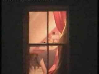 Søt modell fanget naken i henne rom av en vindu peeper